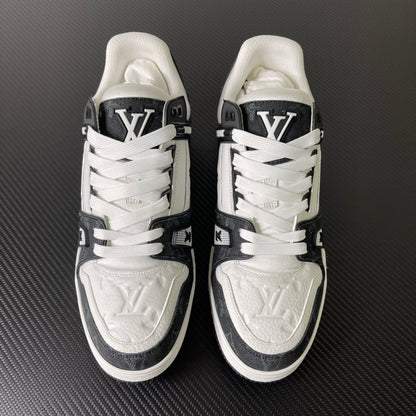 Louis Vuitton Trainer “White Black”