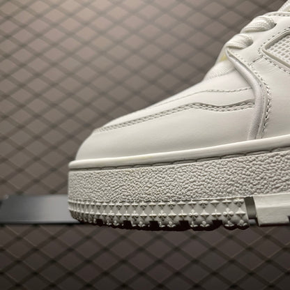 Louis Vuitton Trainer “White”