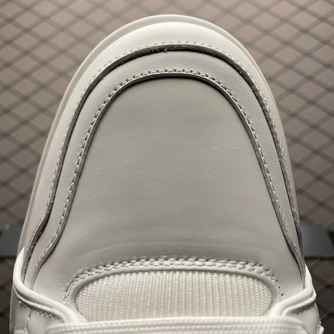 Louis Vuitton Trainer “White”