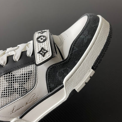 Louis Vuitton Trainer “Black White”