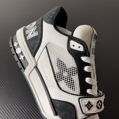 Louis Vuitton Trainer “Black White”