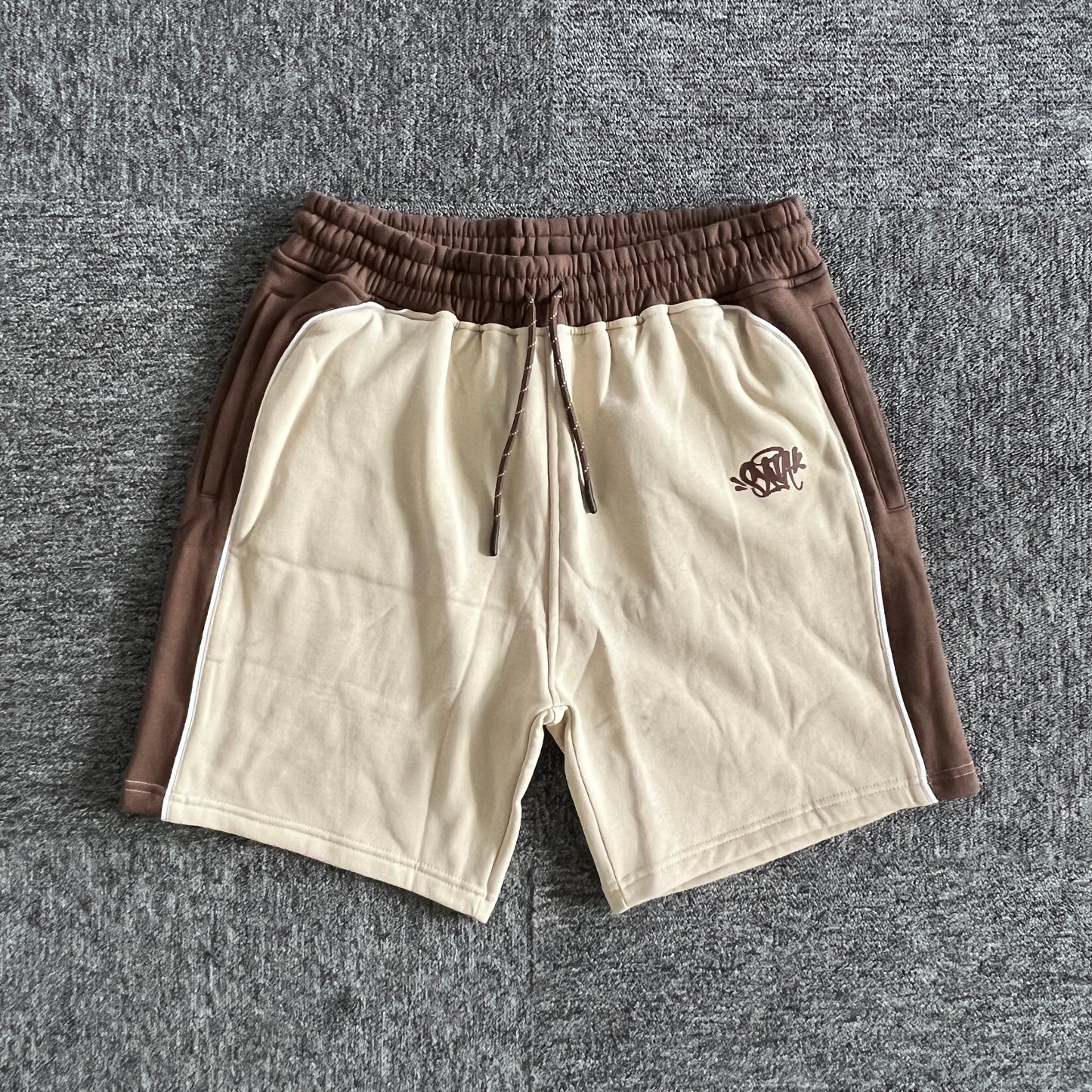 Syna World Short “Brown Beige”