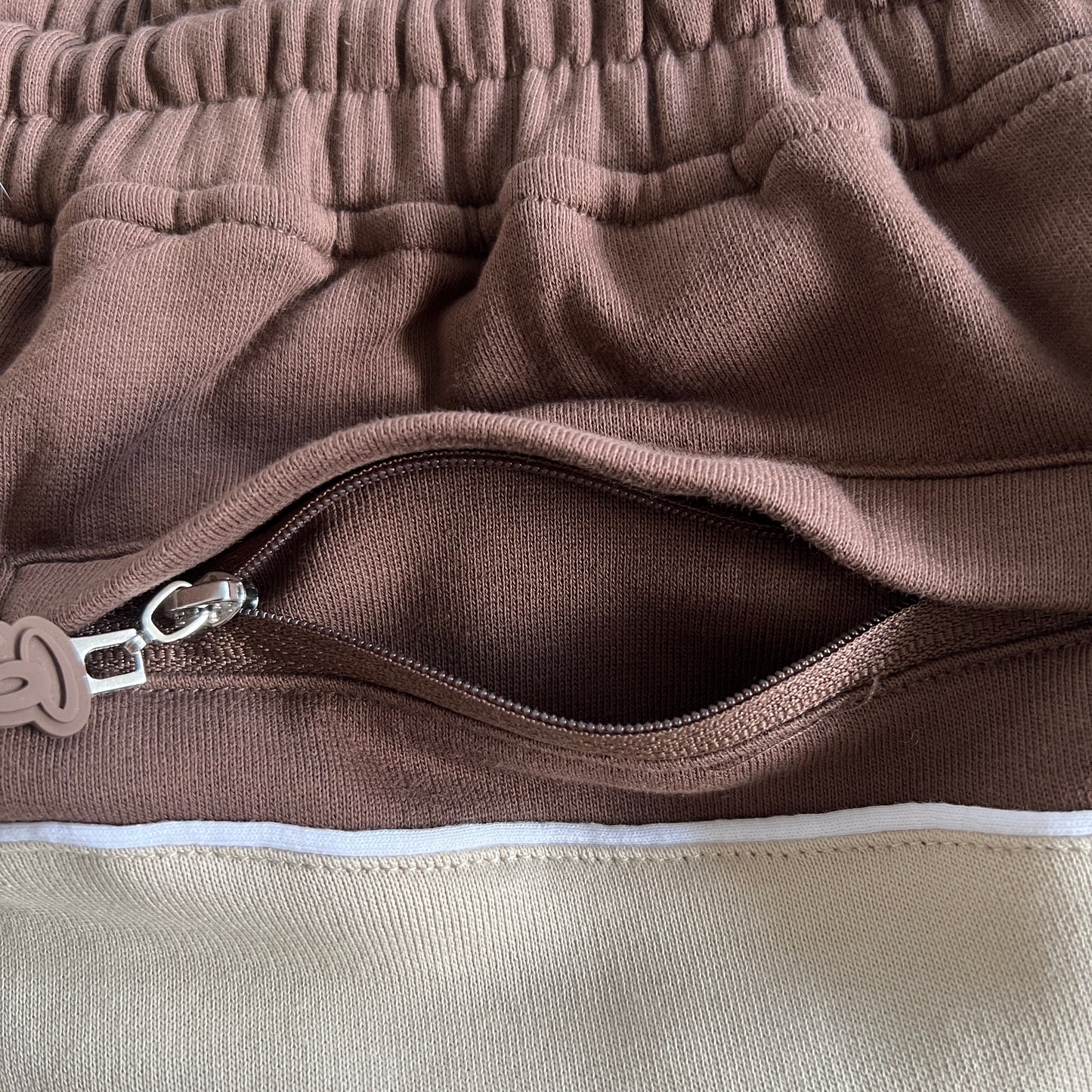 Syna World Short “Brown Beige”