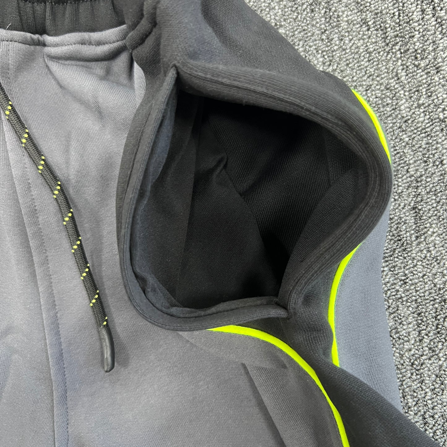 Syna World Short “Black Grey”