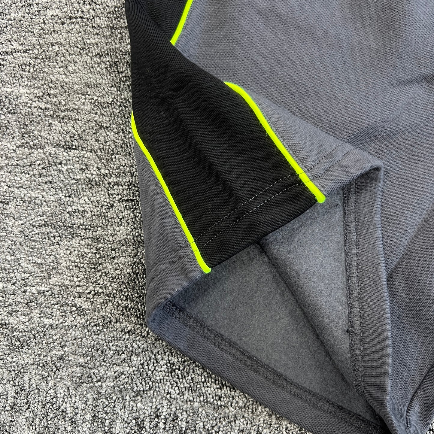 Syna World Short “Black Grey”