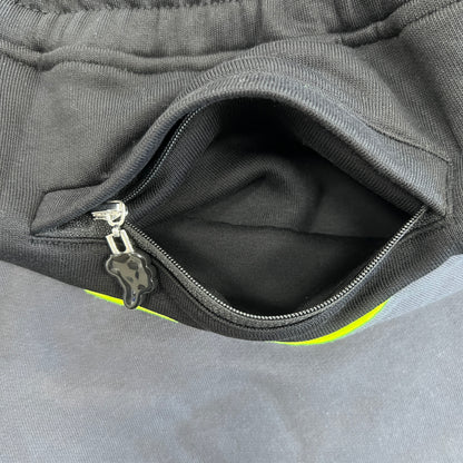 Syna World Short “Black Grey”