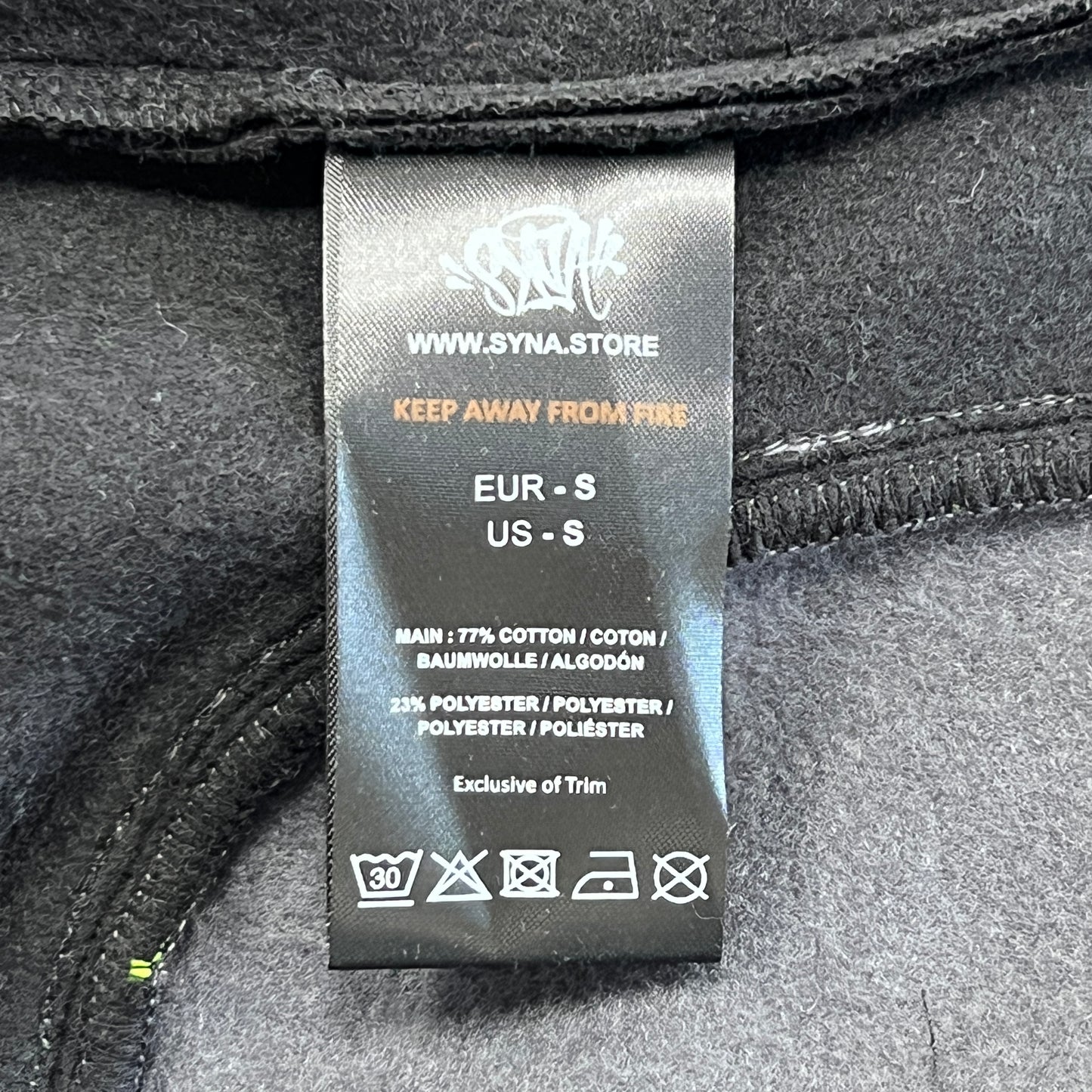 Syna World Short “Black Grey”