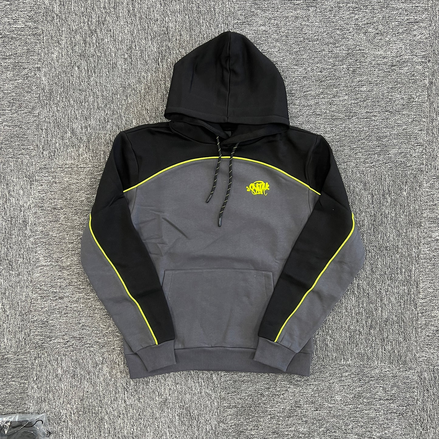Syna World Hoodie “Black Grey”