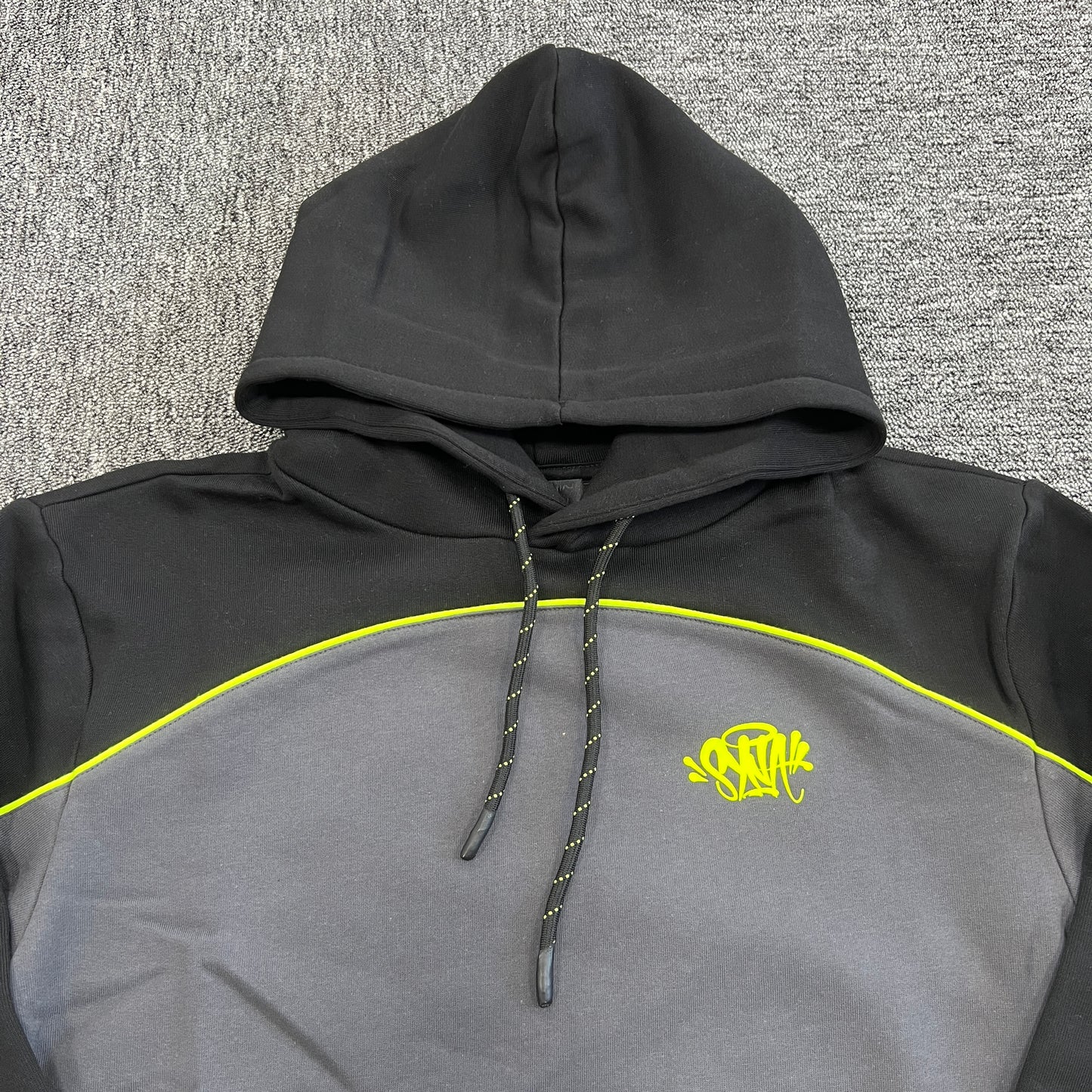 Syna World Hoodie “Black Grey”