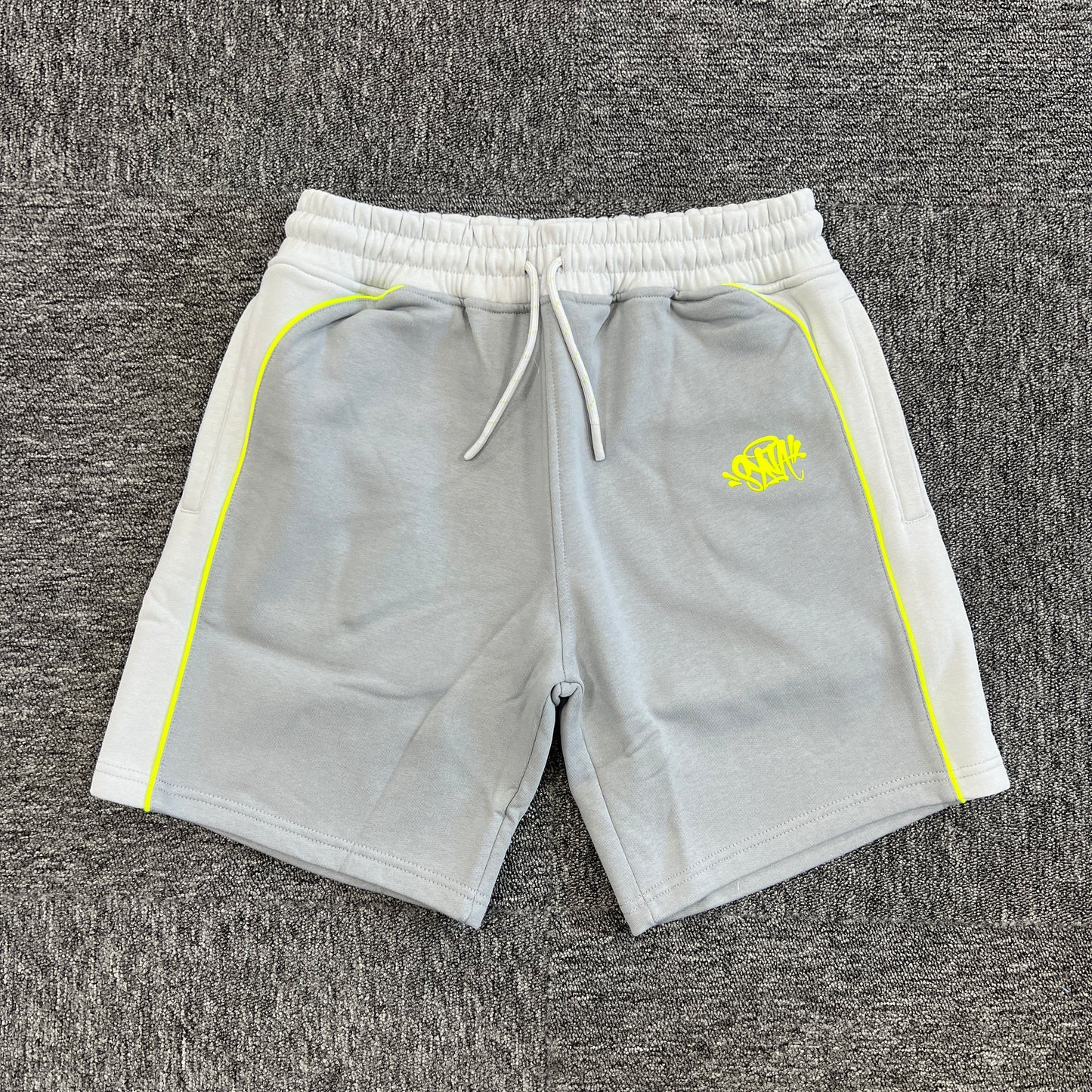 Syna World Short “Light Grey”