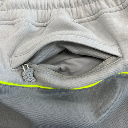 Syna World Short “Light Grey”