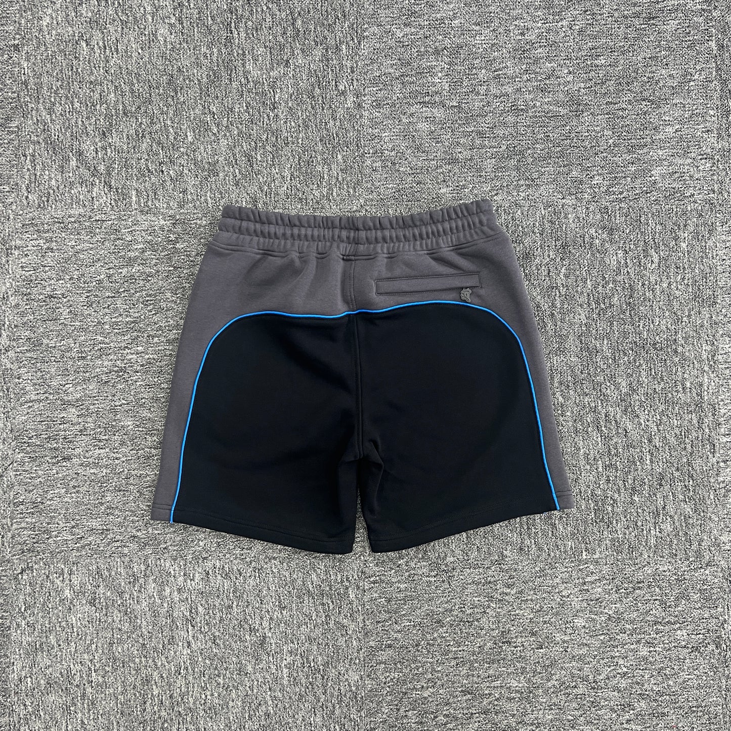Syna World Short “Grey Black”
