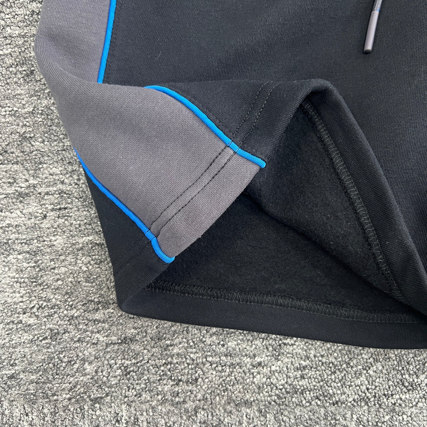 Syna World Short “Grey Black”