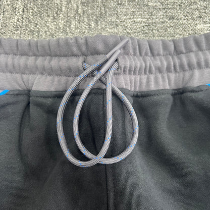 Syna World Short “Grey Black”