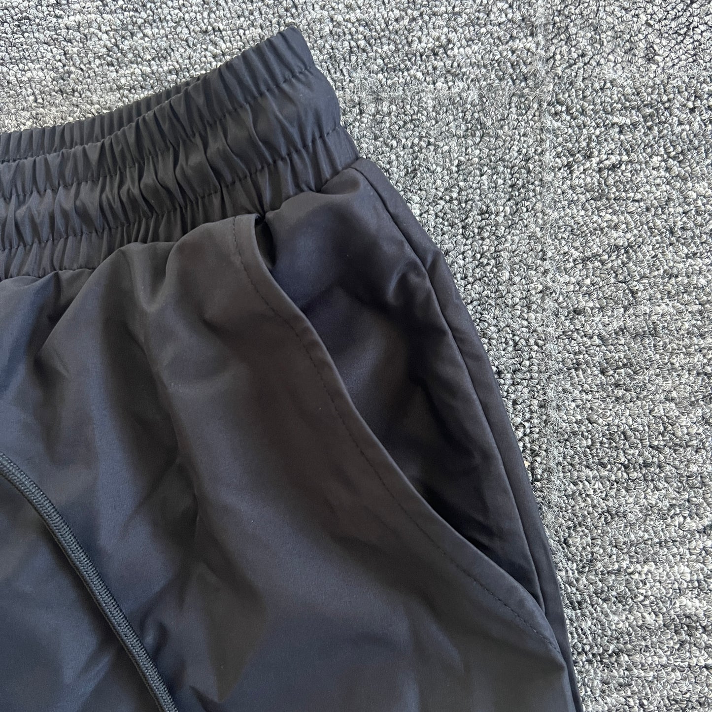 Syna World Outline Short “Black”