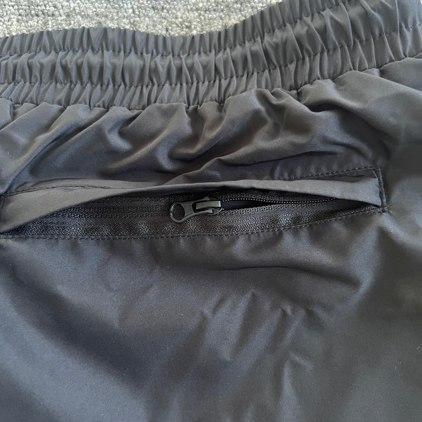 Syna World Outline Short “Black”