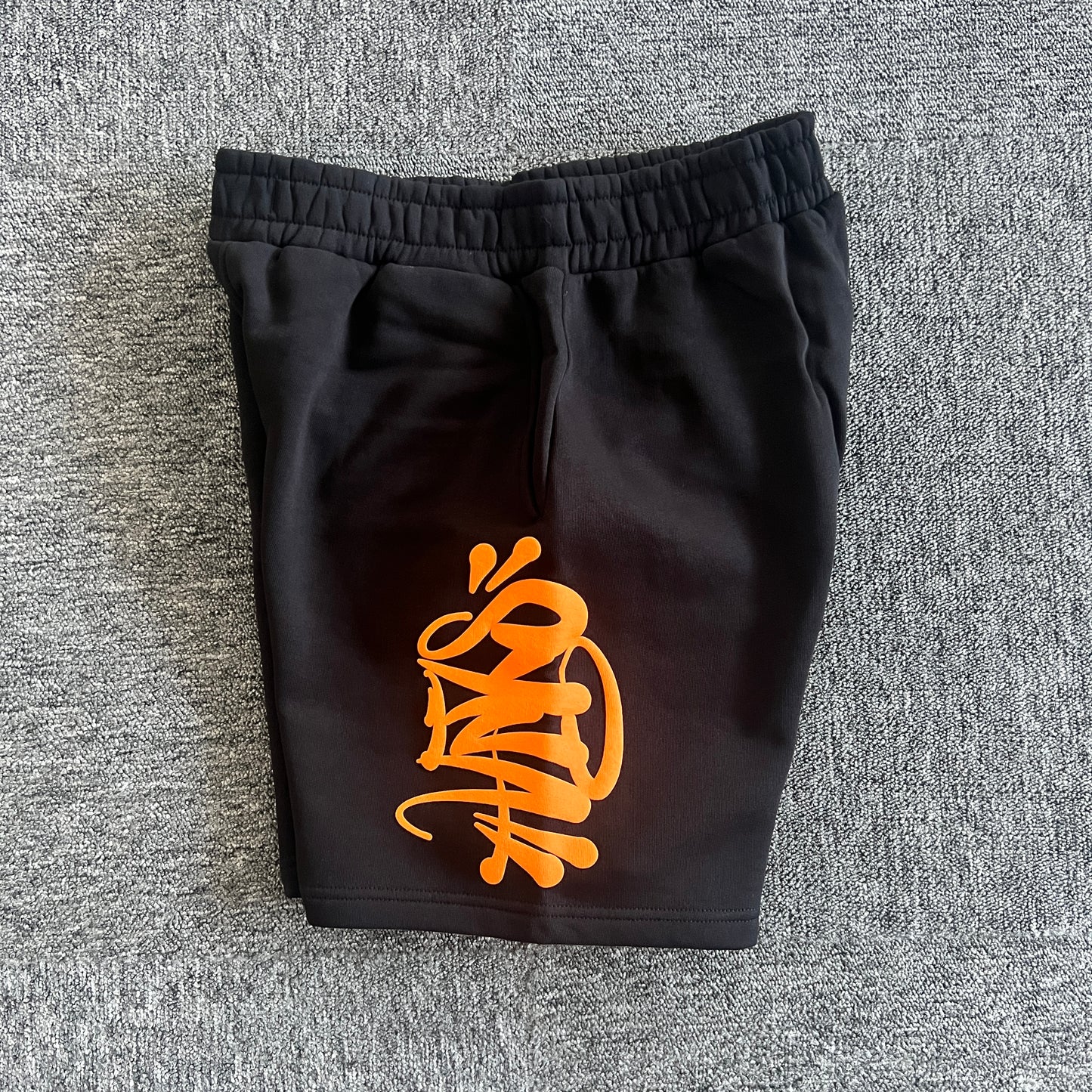 Syna World “Black Orange”