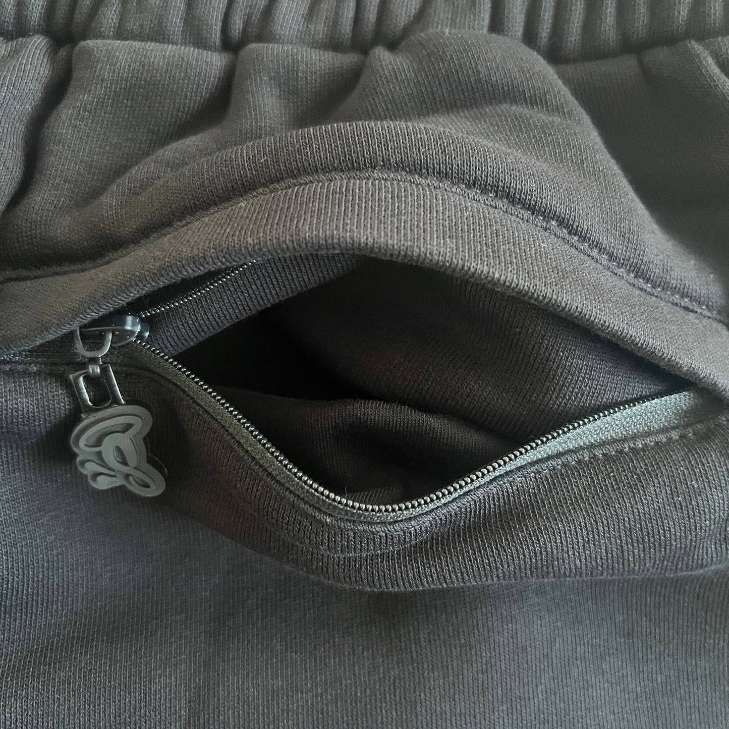 Syna World “Black Orange”