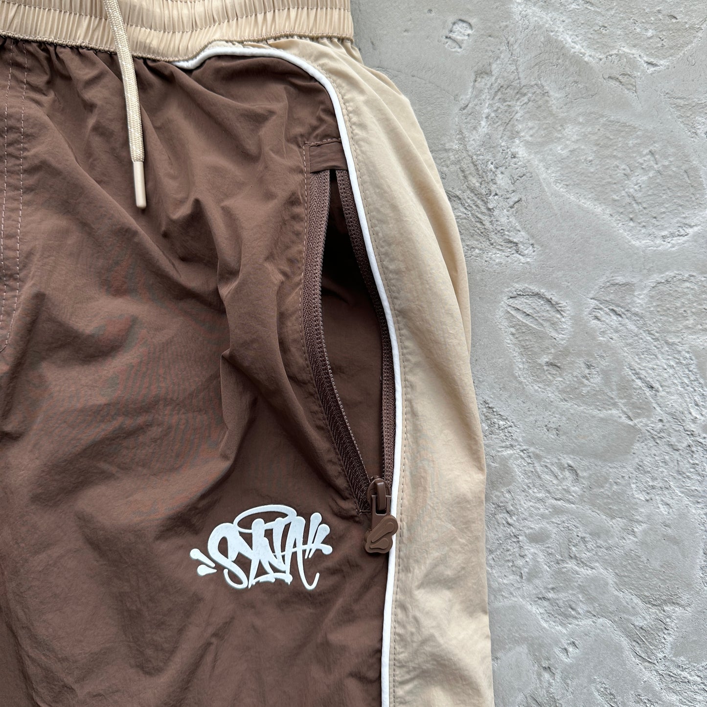 Syna World Team Pipe “Brown”
