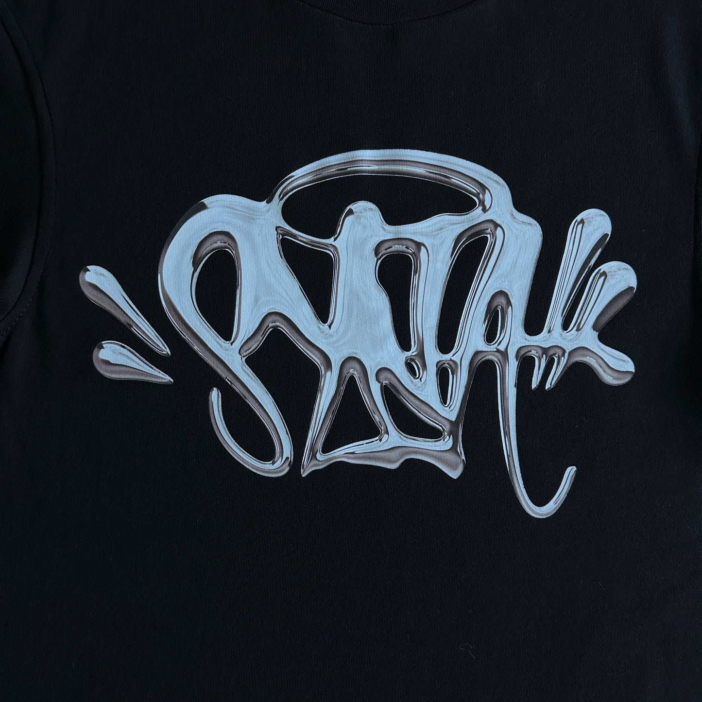 Syna World Tee “Black”