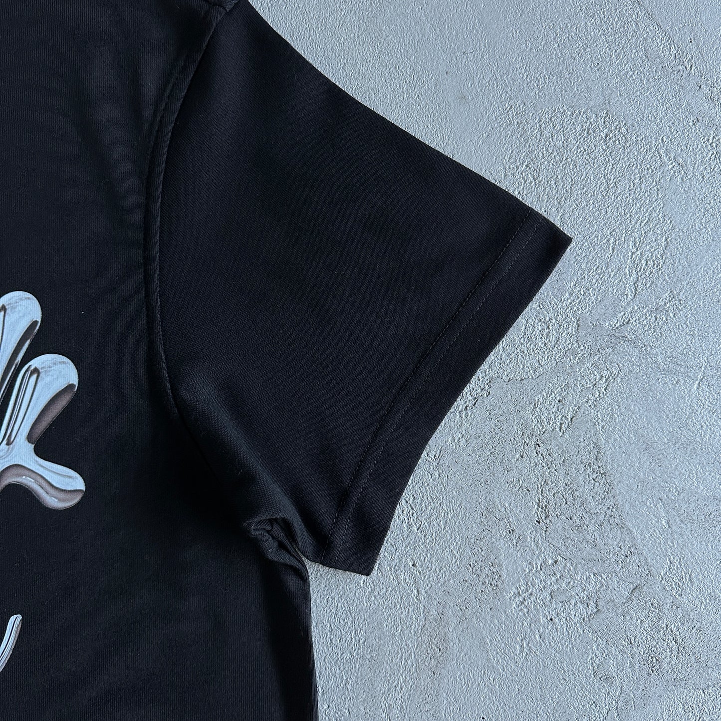Syna World Tee “Black”