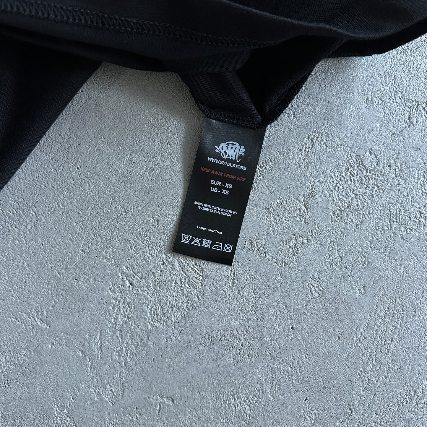 Syna World Tee “Black”