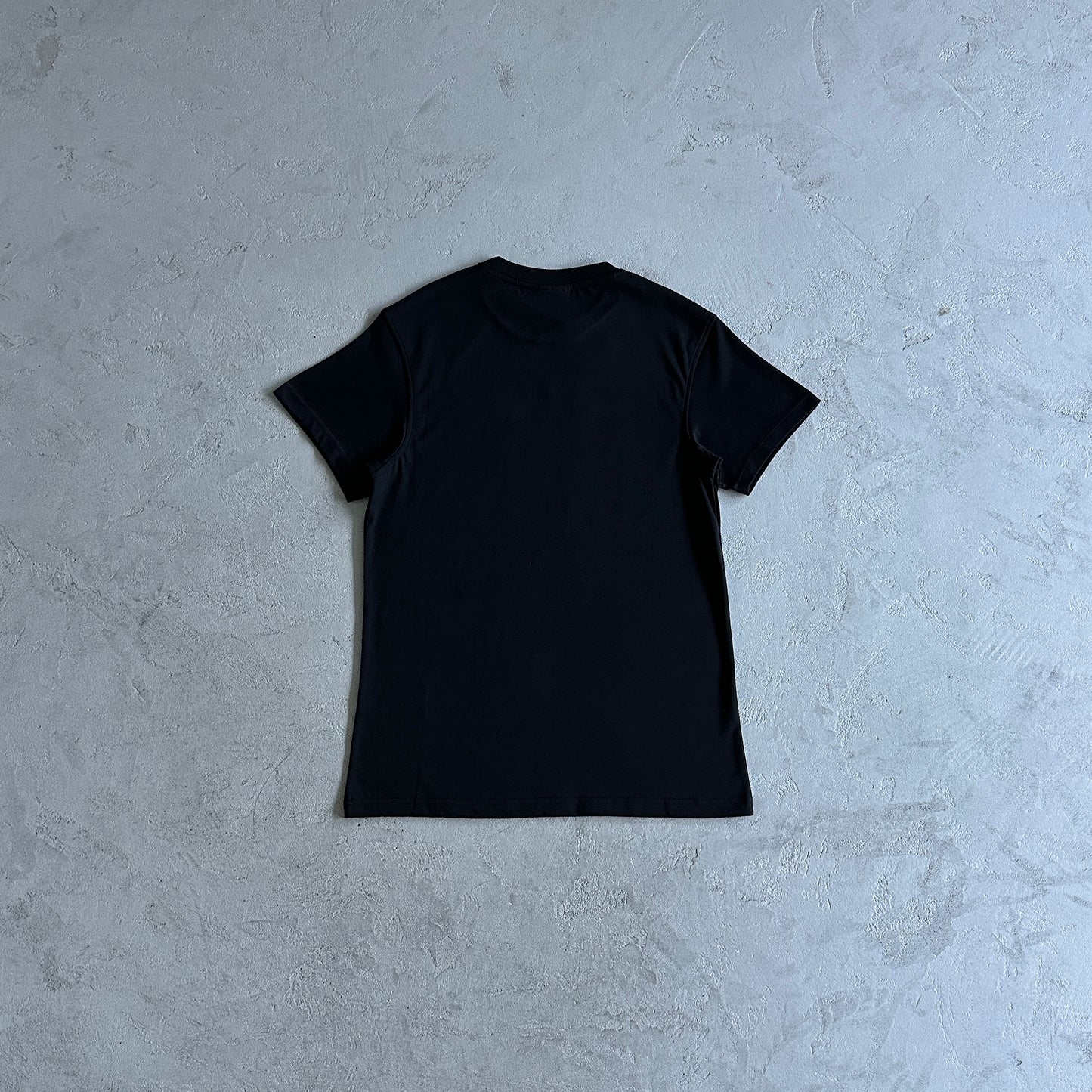 Syna World Tee “Black”