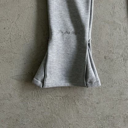 Syna World Round Neck “Greay”