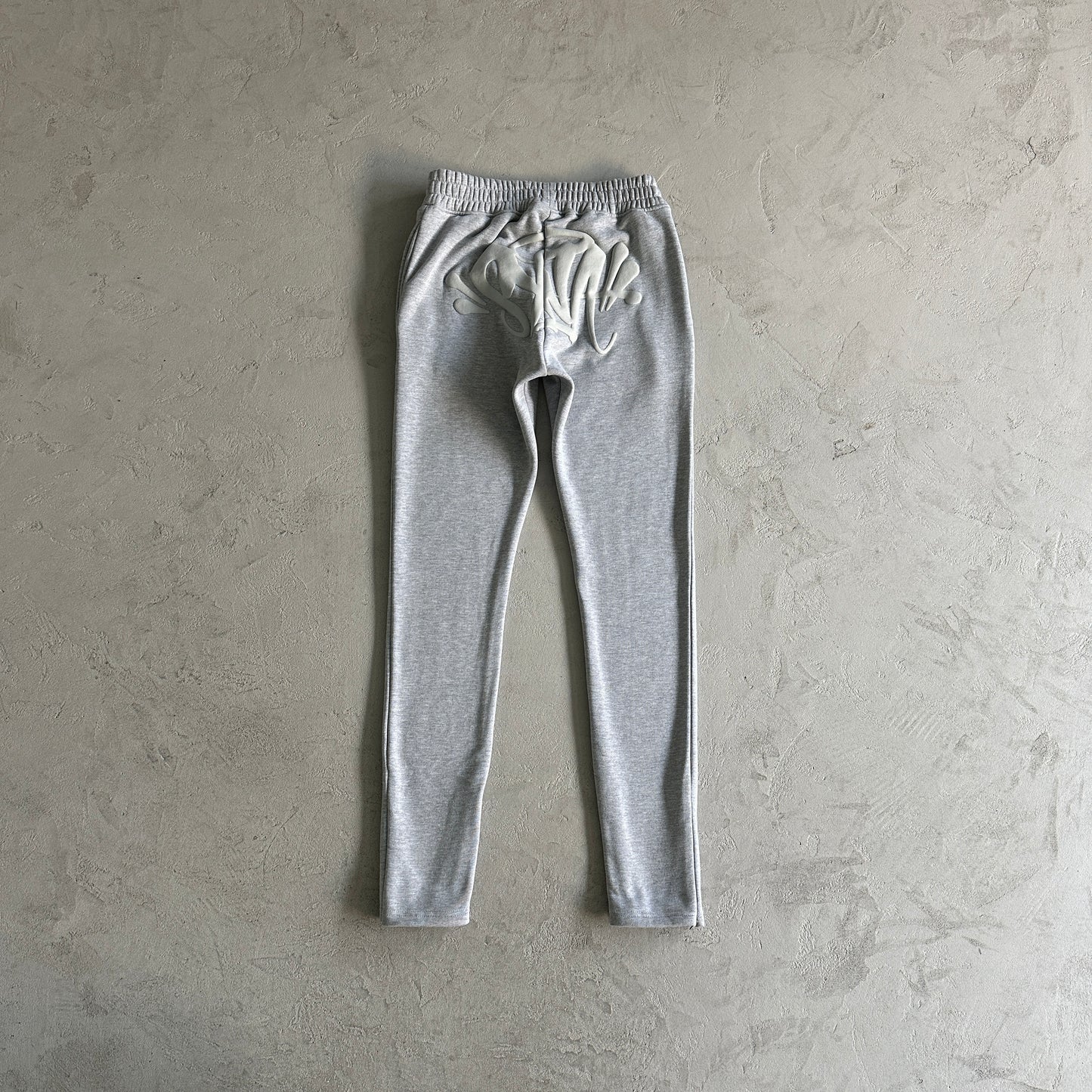 Syna World Round Neck “Greay”