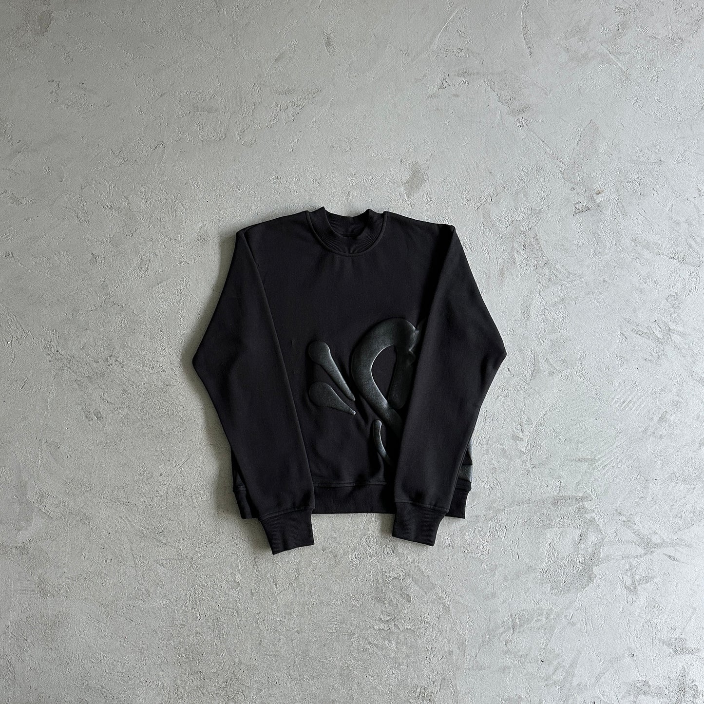 Syna World Round Neck “Black”