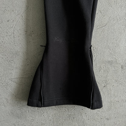 Syna World Round Neck “Black”
