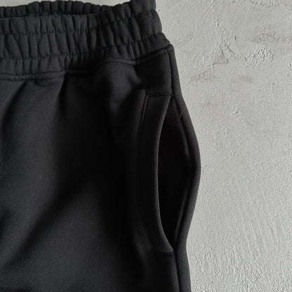 Syna World Round Neck “Black”