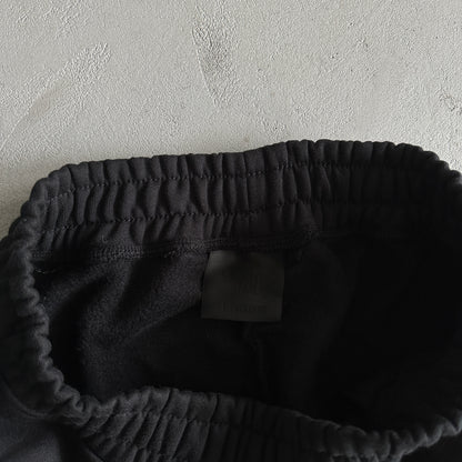 Syna World Round Neck “Black”