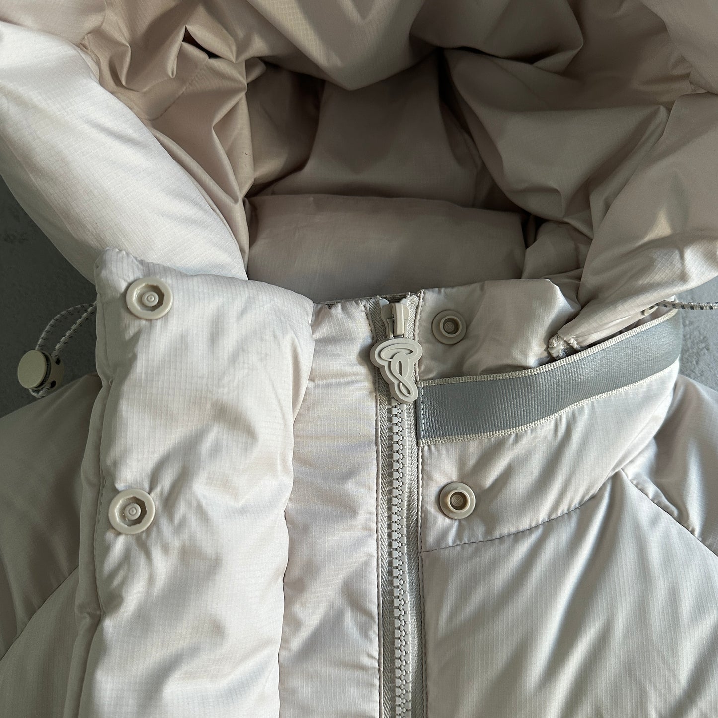 Syna World Down Jacket “Off White”