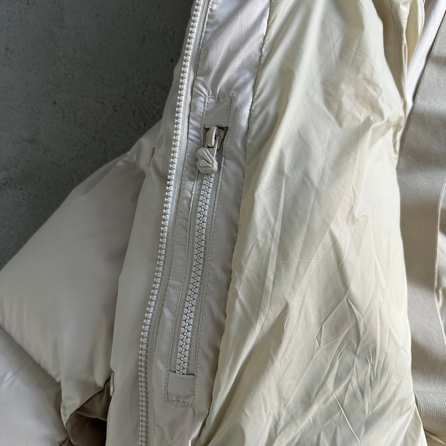 Syna World Down Jacket “Off White”