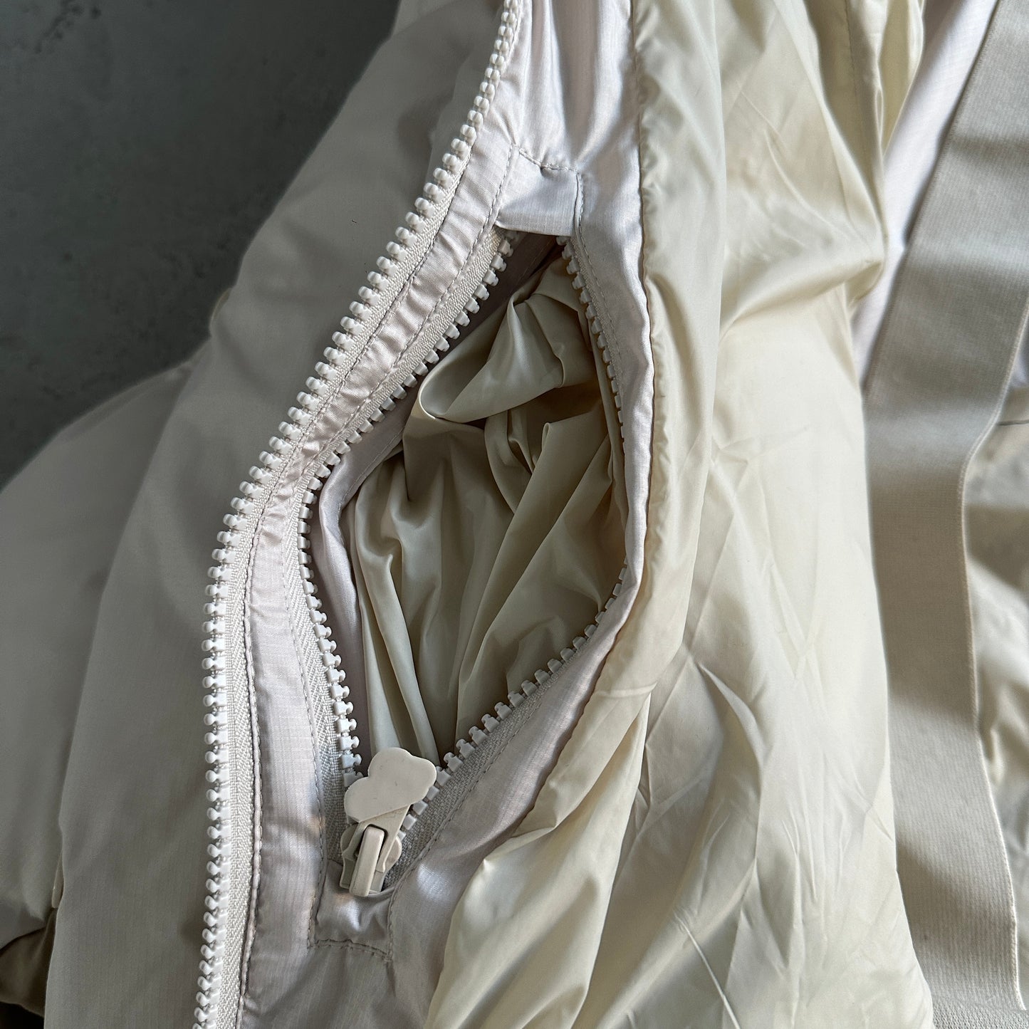 Syna World Down Jacket “Off White”