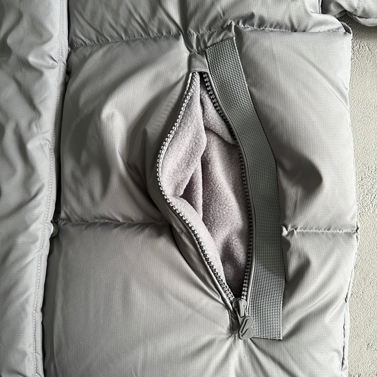 Syna World Down Jacket “Grey”