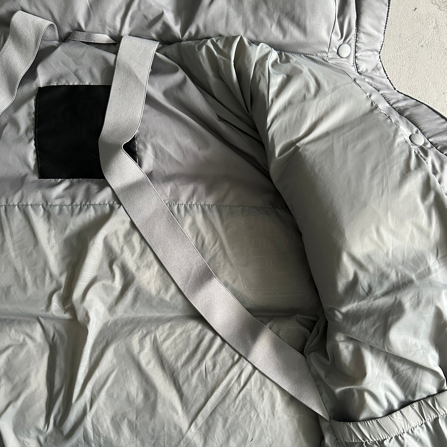 Syna World Down Jacket “Grey”