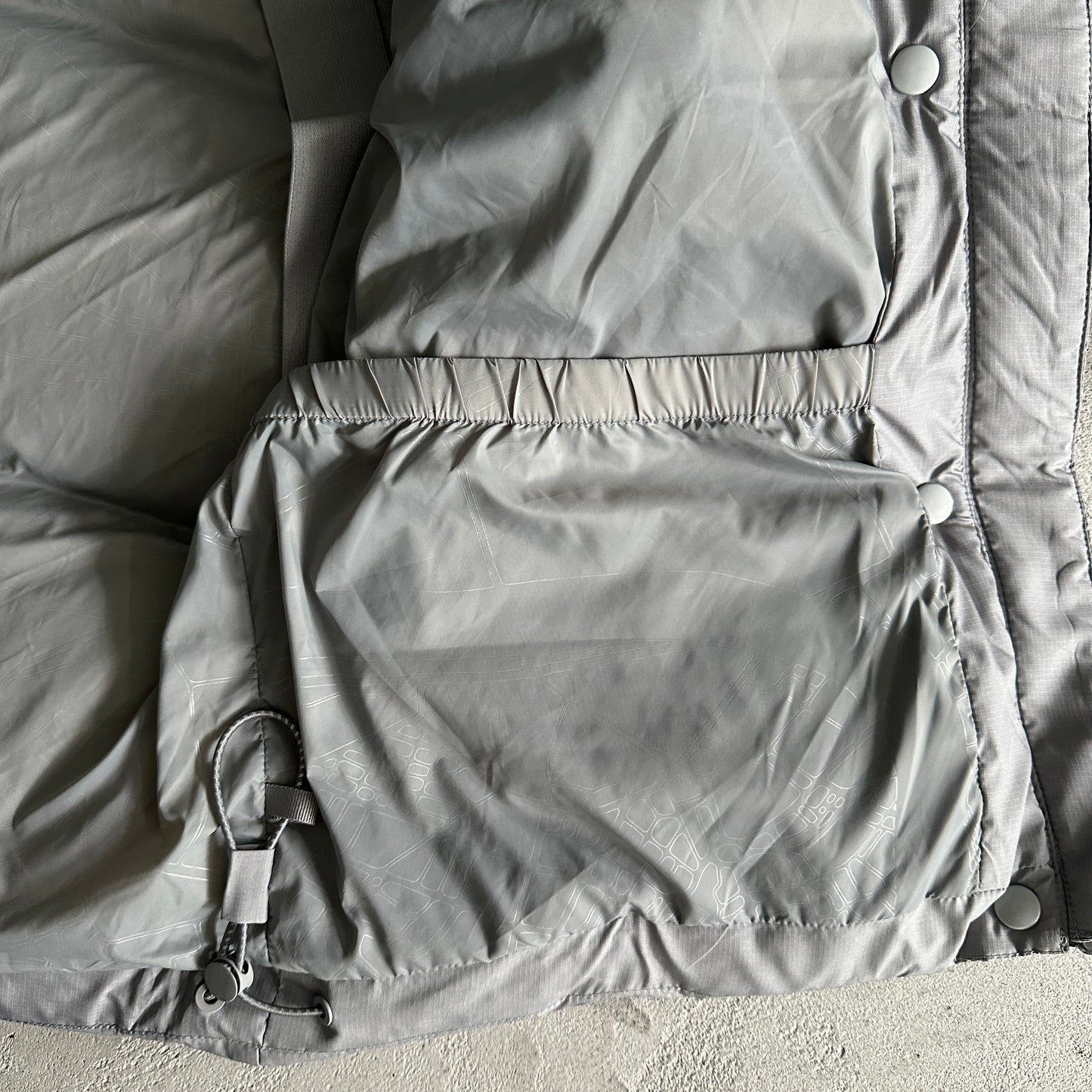 Syna World Down Jacket “Grey”