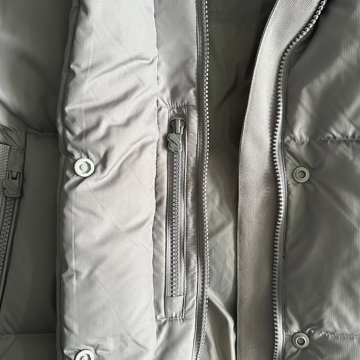 Syna World Down Jacket “Grey”