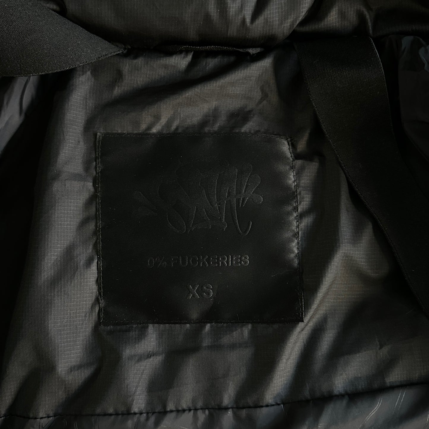 Syna World Down Jacket “Black Blue”