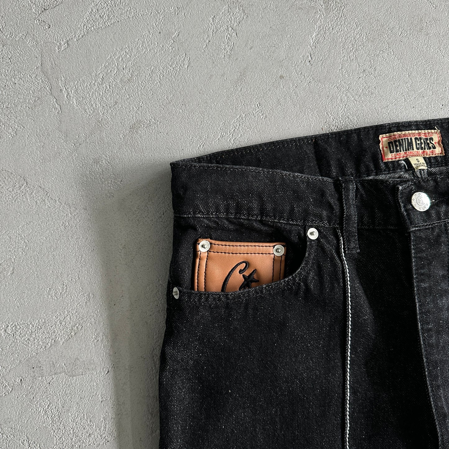 Corteiz Star Denim Pants “Dark White”