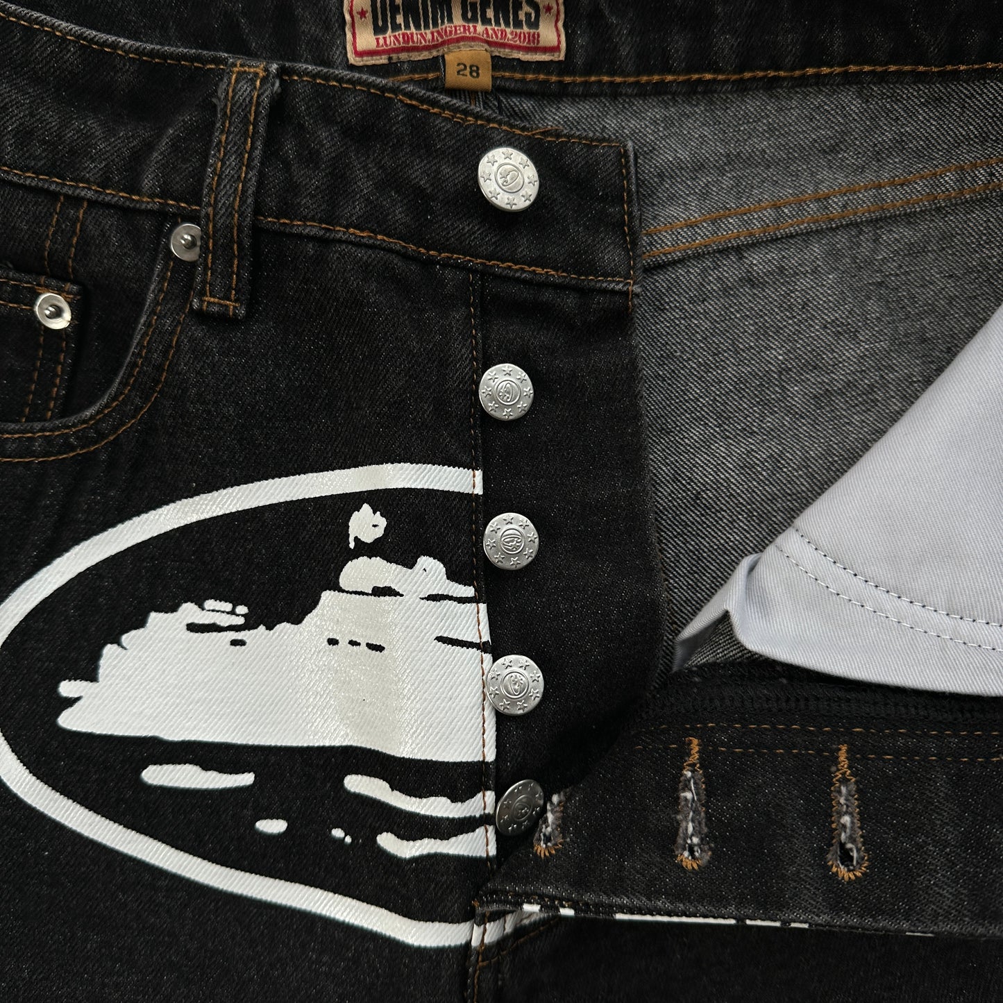 Corteiz Baggy Shorts “Black”