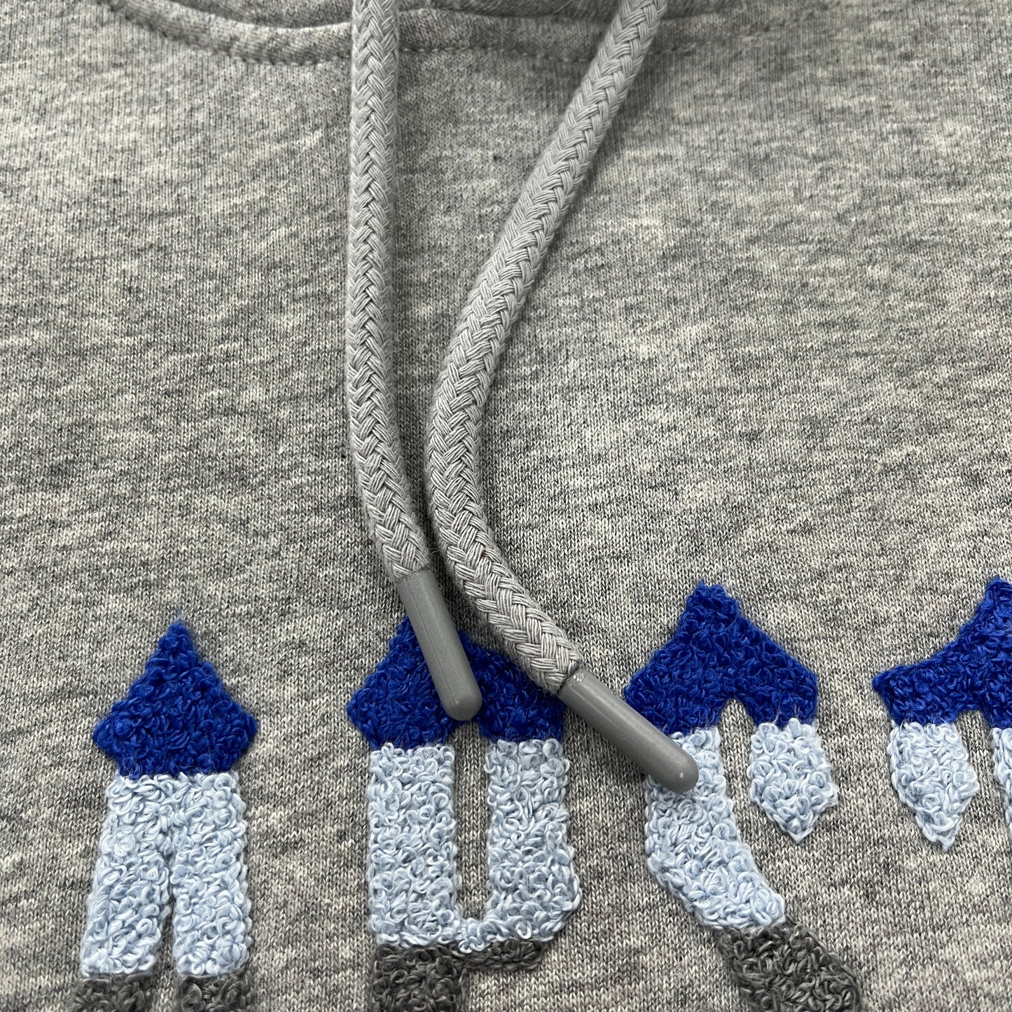 Conjunto Trapstar Chenille Decoded 2.0 Hoodie “Grey”