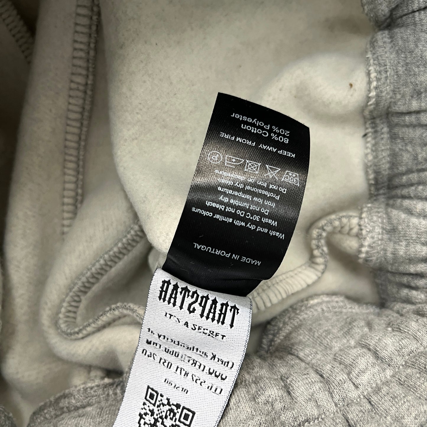 Conjunto Trapstar Chenille Decoded 2.0 Hoodie “Grey”