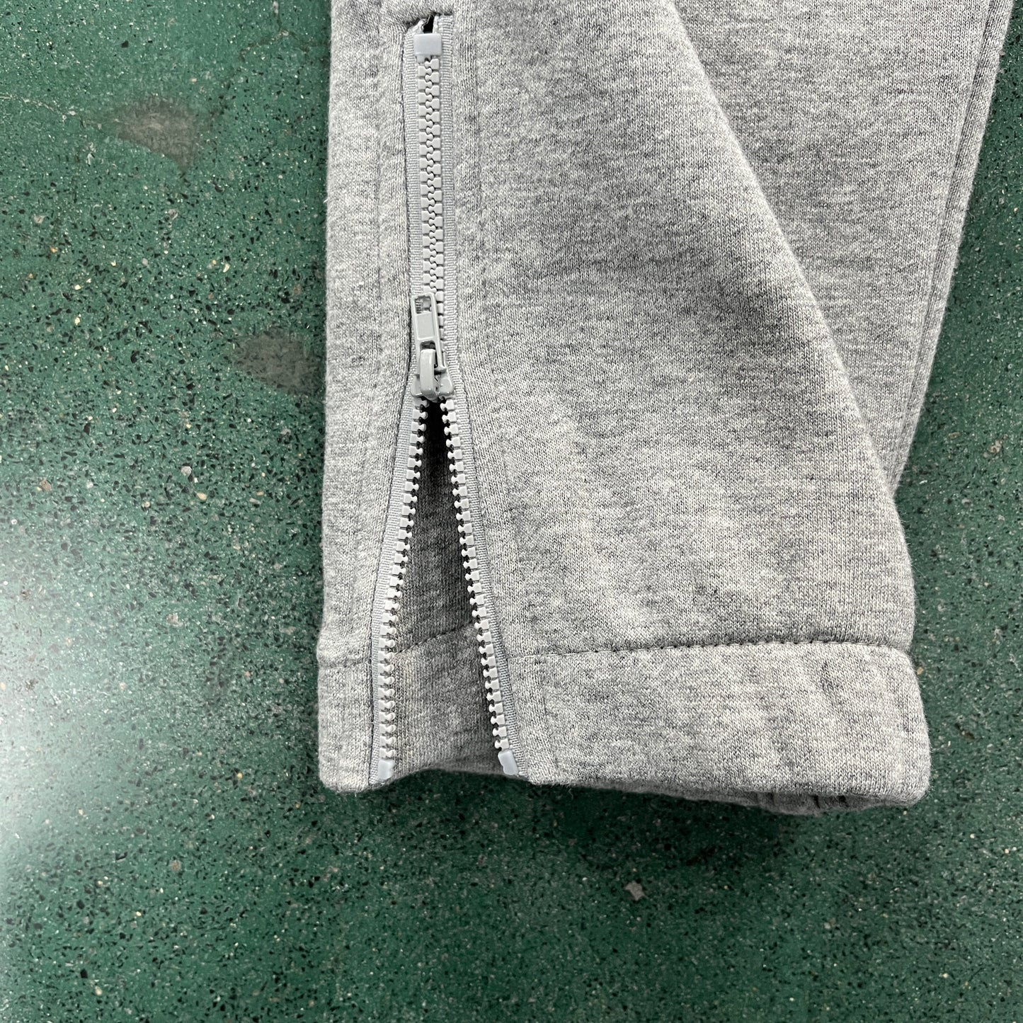 Conjunto Trapstar Chenille Decoded 2.0 Hoodie “Grey”
