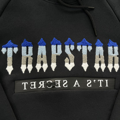 Conjunto Trapstar Chenille Decoded 2.0 Hoodie “Black”