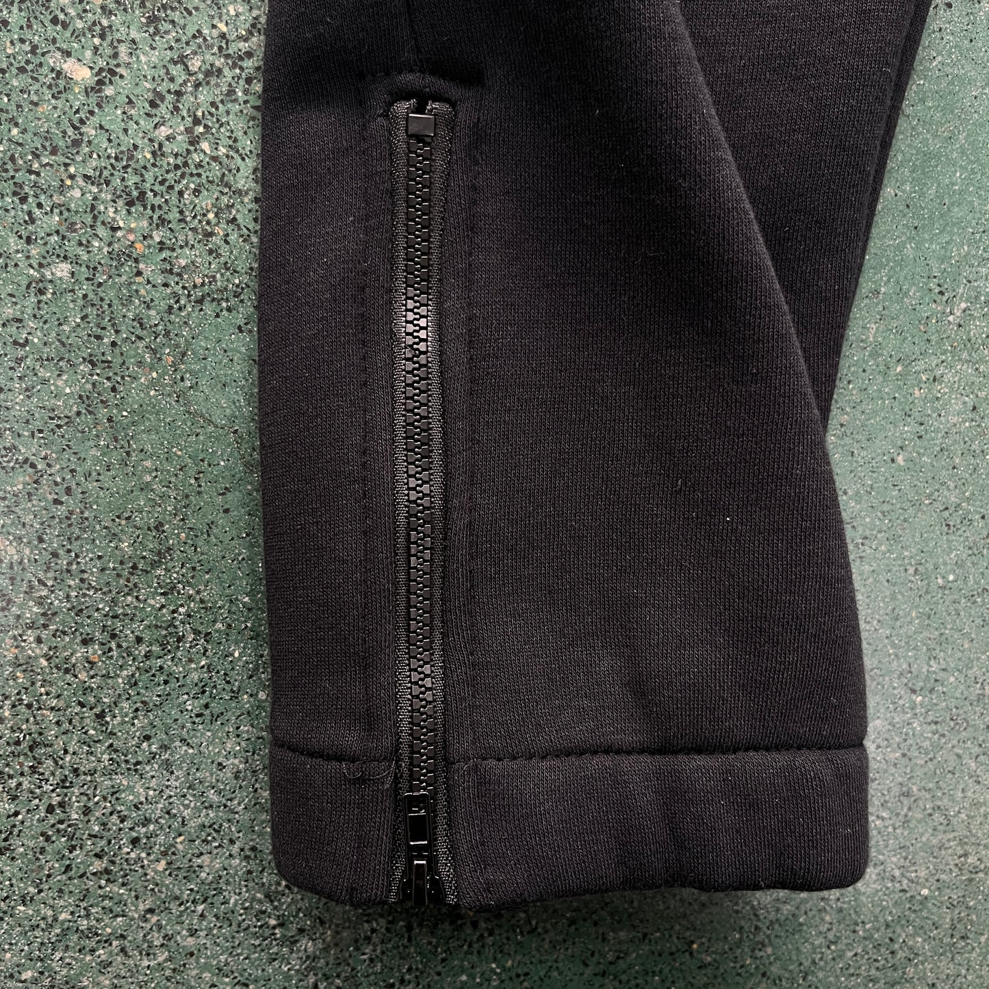 Conjunto Trapstar Chenille Decoded 2.0 Hoodie “Black”